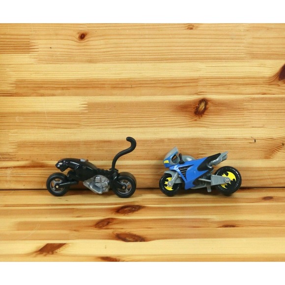 IMAGINEXT DC SUPER FRIENDS 4 BATMAN, CATWOMAN W/ BLACK CYCLE FIGURES SET - Picture 3 of 4